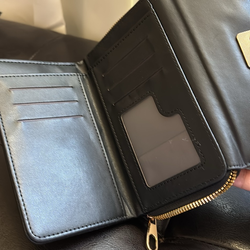Wallet - Picture 6 of 8